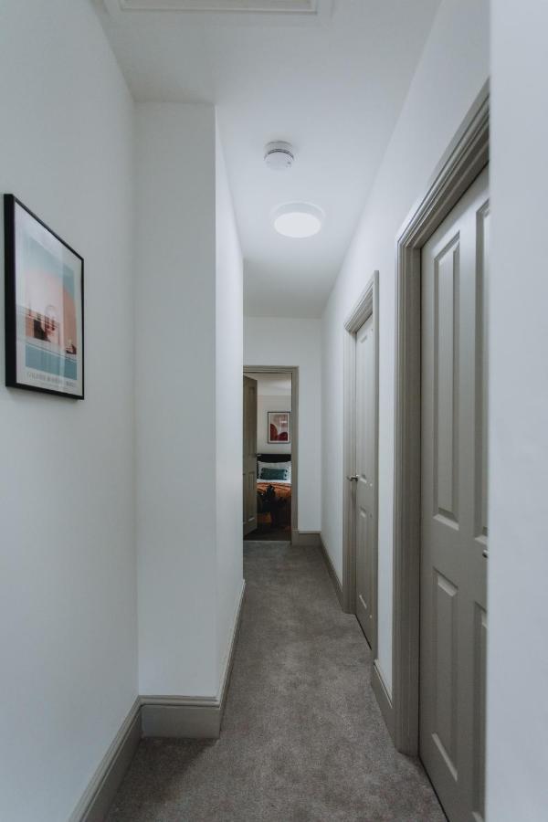 Townhouse House Ideal Contractors In Регби Экстерьер фото