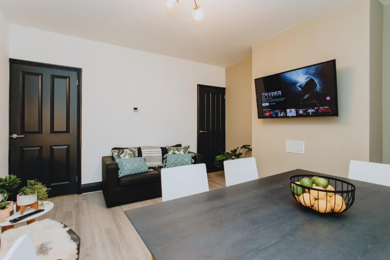Townhouse House Ideal Contractors In Регби Экстерьер фото
